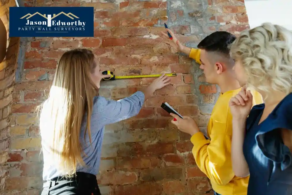 What are the responsibilities of a party wall surveyor Newham?